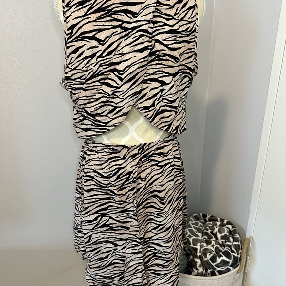 VANS DRESS - Picture 2 of 5